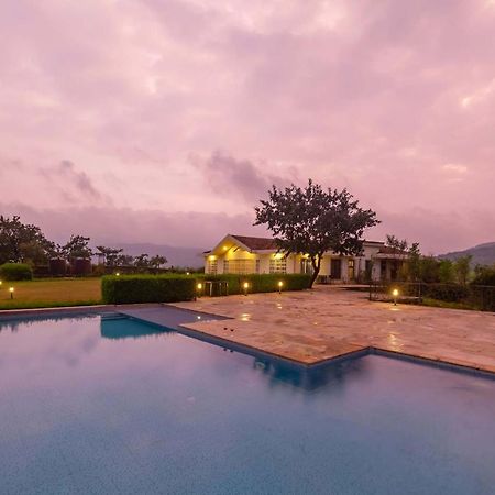 Stayvista'S Shivom Villa 12 - A Serene Escape With Views Of The Valley And Lake 로나발라 외부 사진