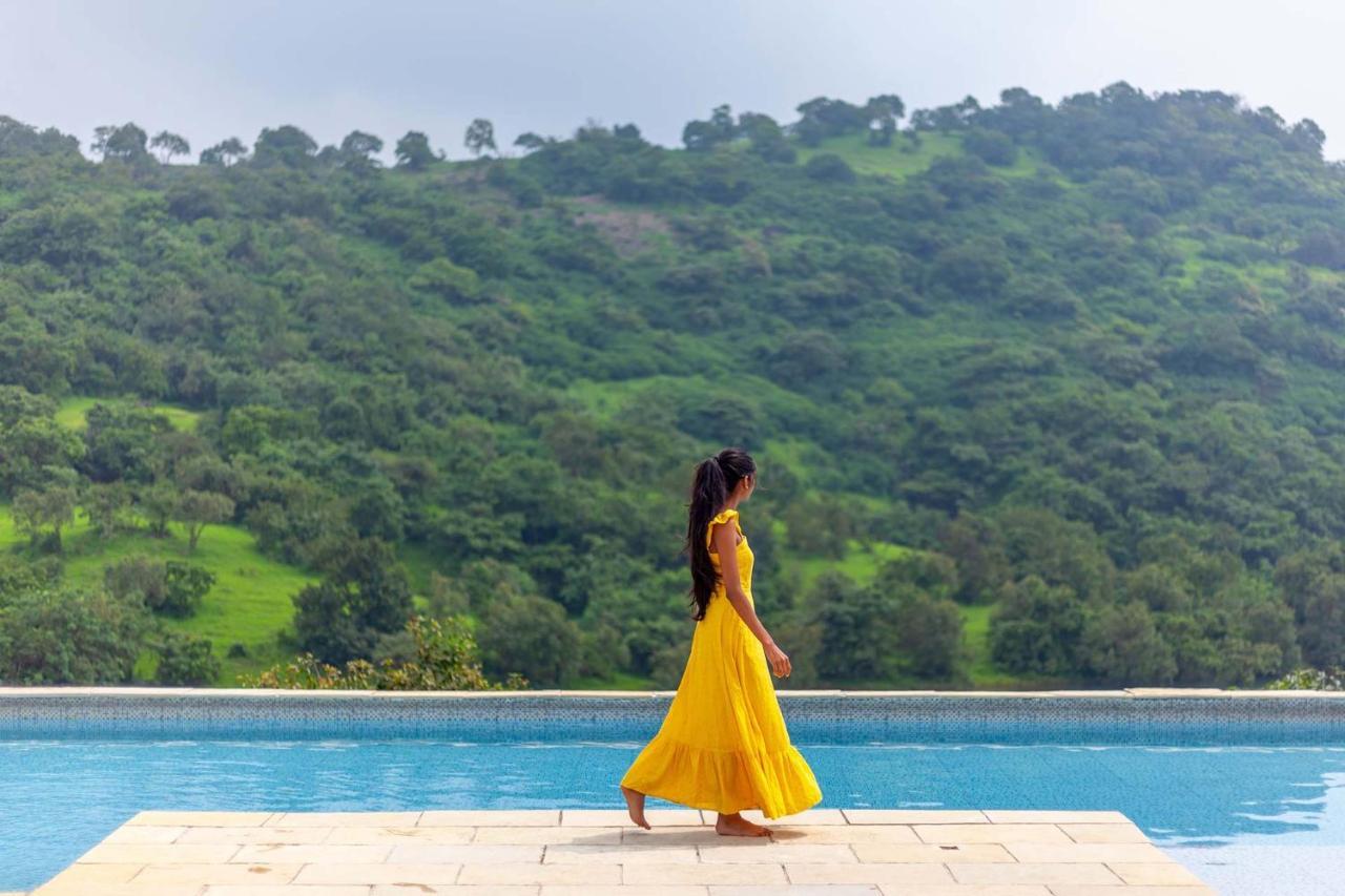 Stayvista'S Shivom Villa 12 - A Serene Escape With Views Of The Valley And Lake 로나발라 외부 사진