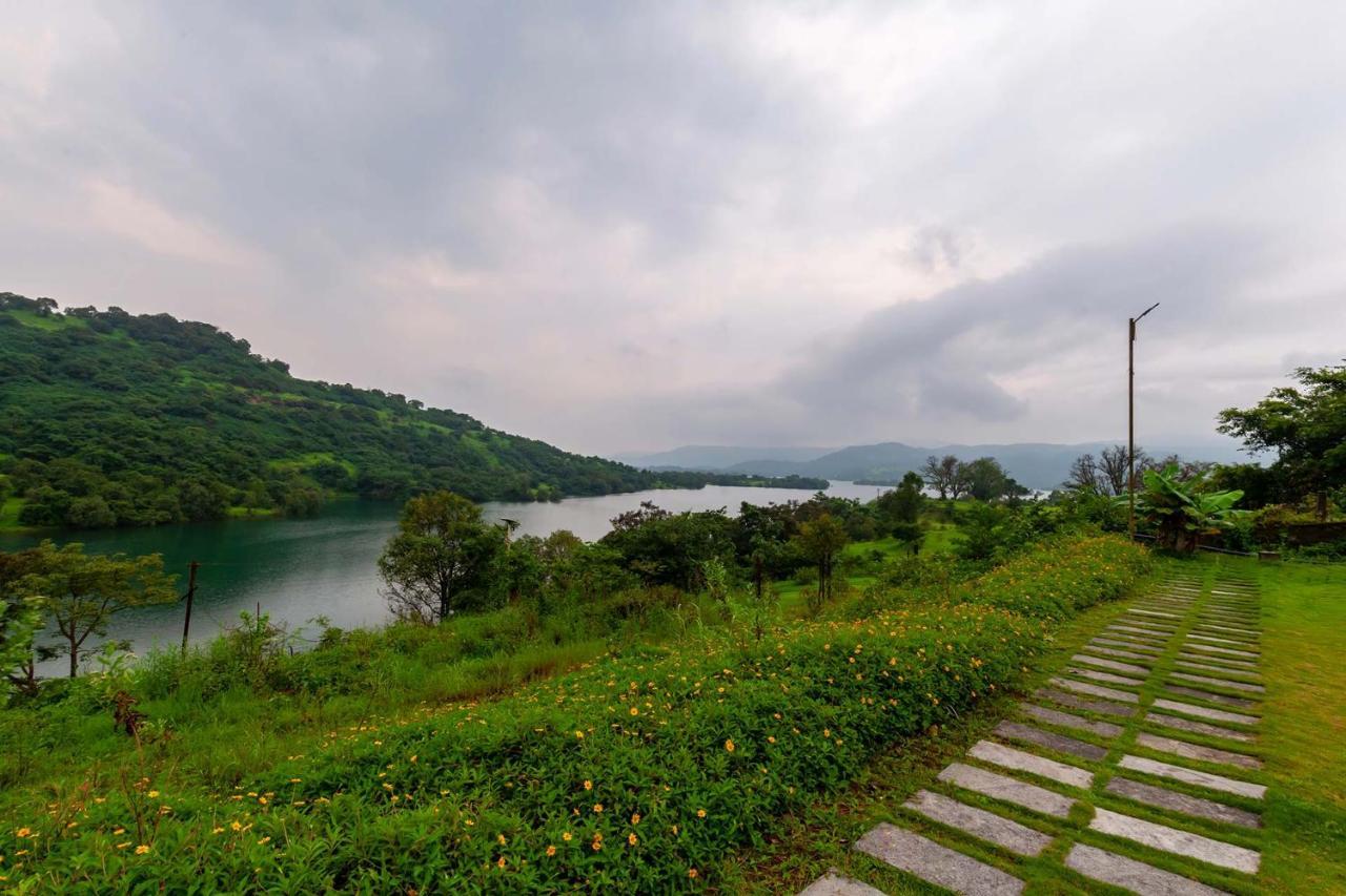 Stayvista'S Shivom Villa 12 - A Serene Escape With Views Of The Valley And Lake 로나발라 외부 사진