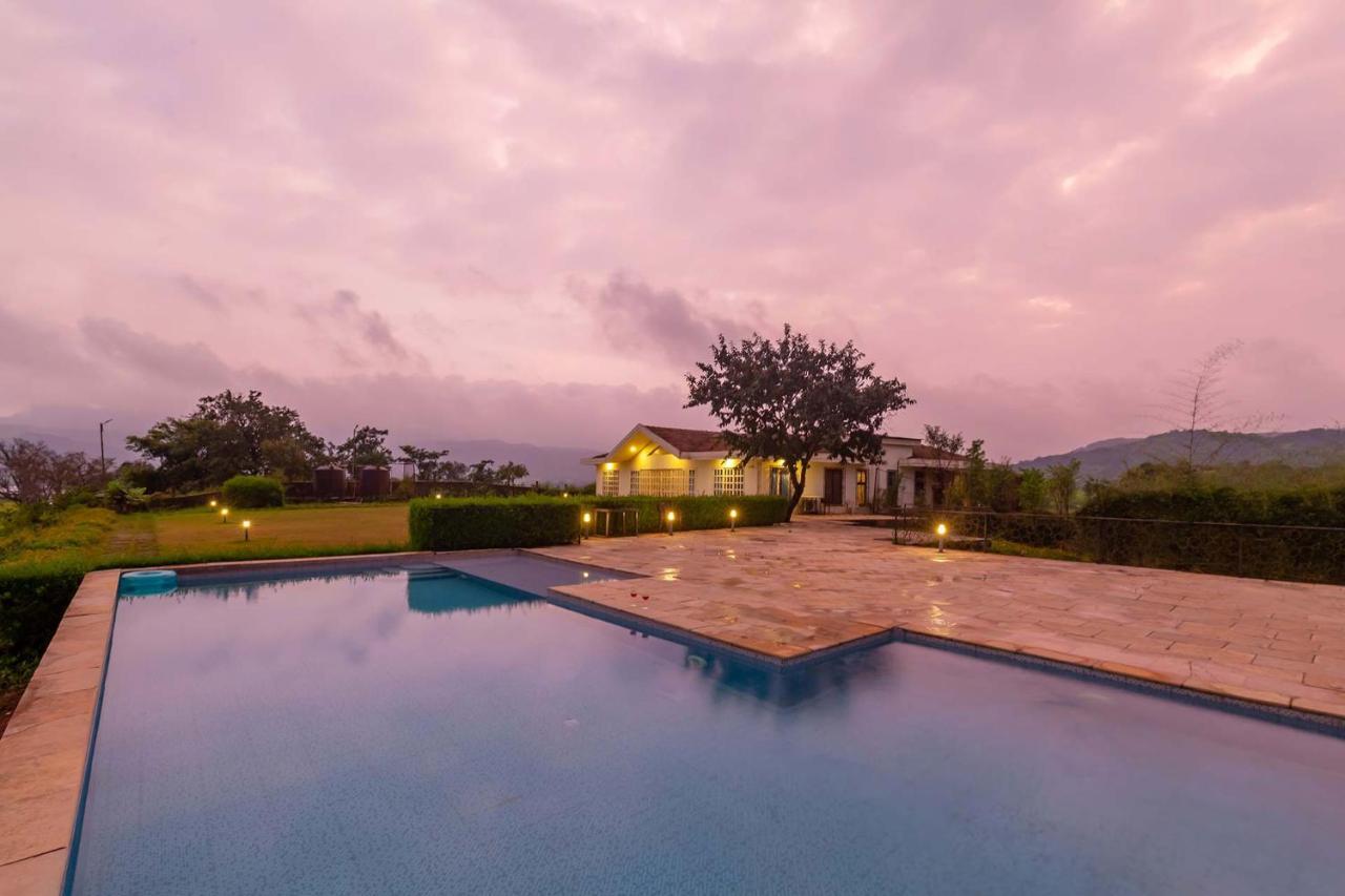 Stayvista'S Shivom Villa 12 - A Serene Escape With Views Of The Valley And Lake 로나발라 외부 사진