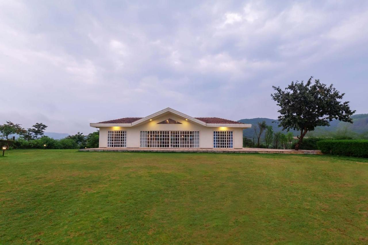 Stayvista'S Shivom Villa 12 - A Serene Escape With Views Of The Valley And Lake 로나발라 외부 사진