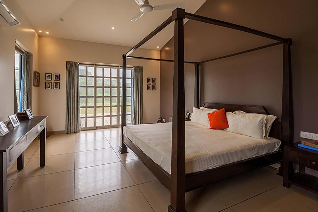 Stayvista'S Shivom Villa 12 - A Serene Escape With Views Of The Valley And Lake 로나발라 외부 사진