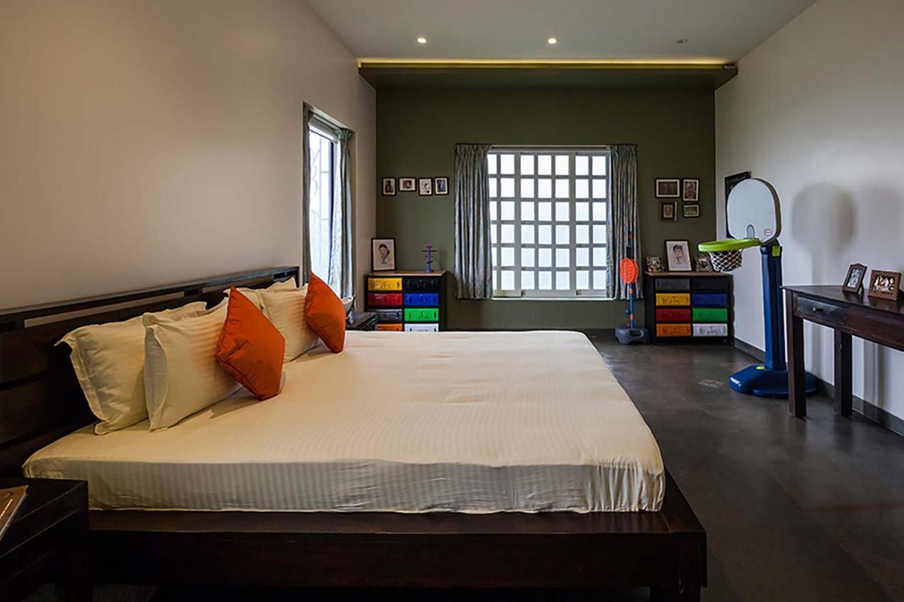 Stayvista'S Shivom Villa 12 - A Serene Escape With Views Of The Valley And Lake 로나발라 외부 사진